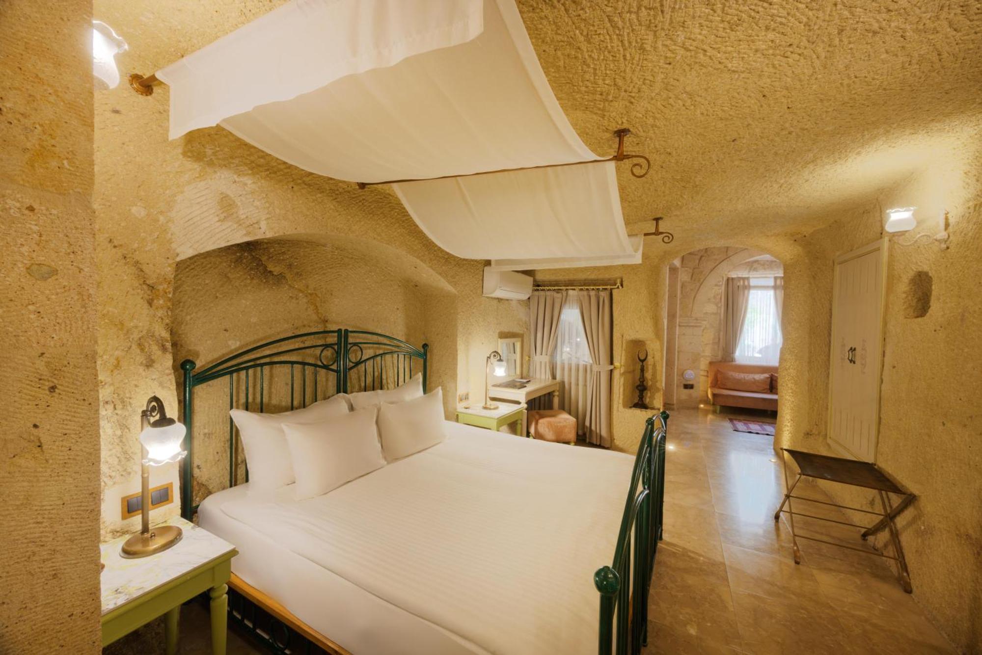 Tafoni Houses Cave Hotel Ортахисар Экстерьер фото