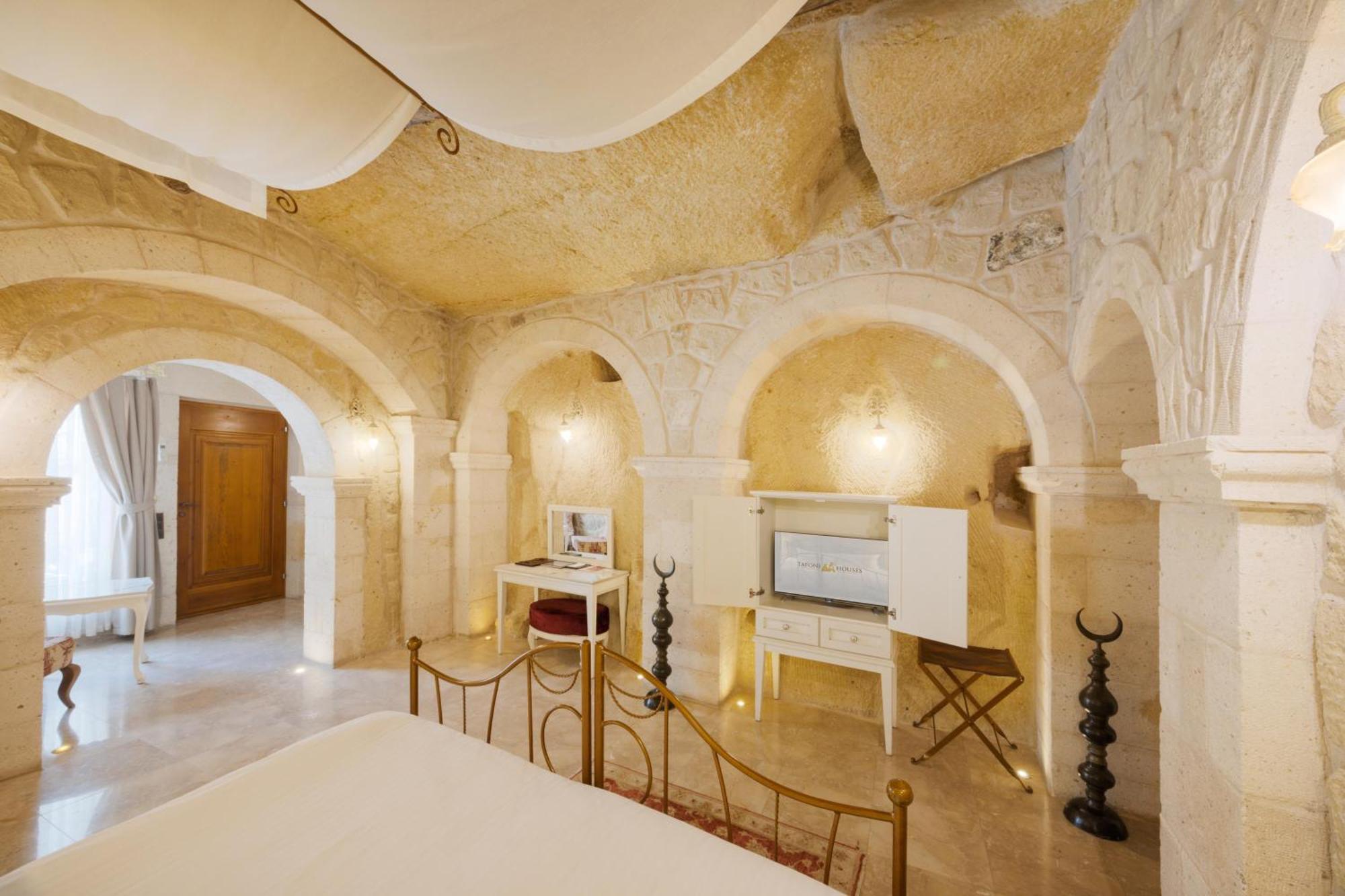 Tafoni Houses Cave Hotel Ортахисар Экстерьер фото