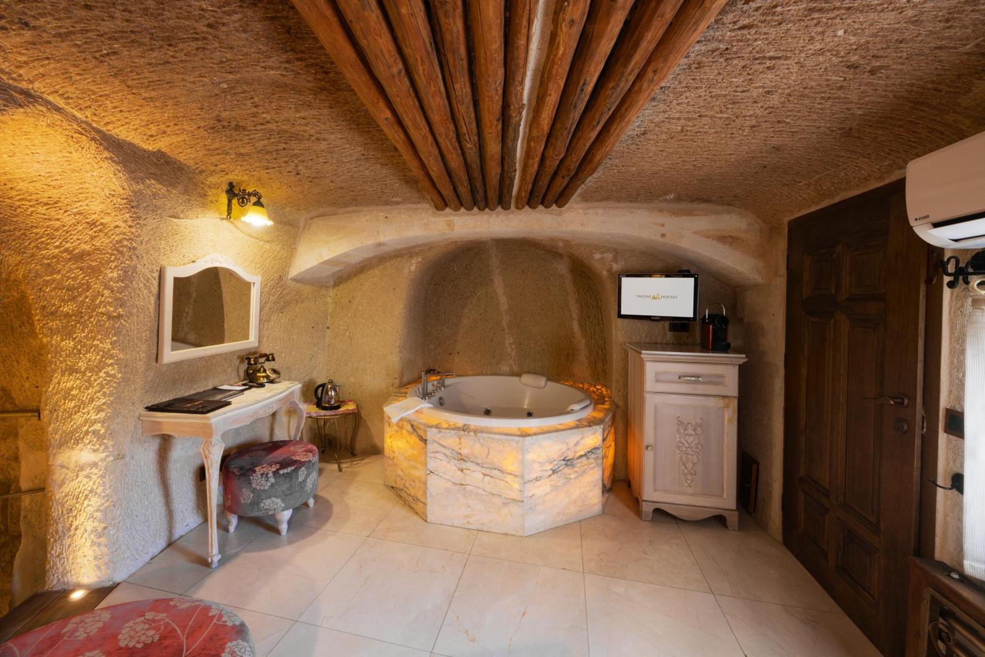 Tafoni Houses Cave Hotel Ортахисар Экстерьер фото