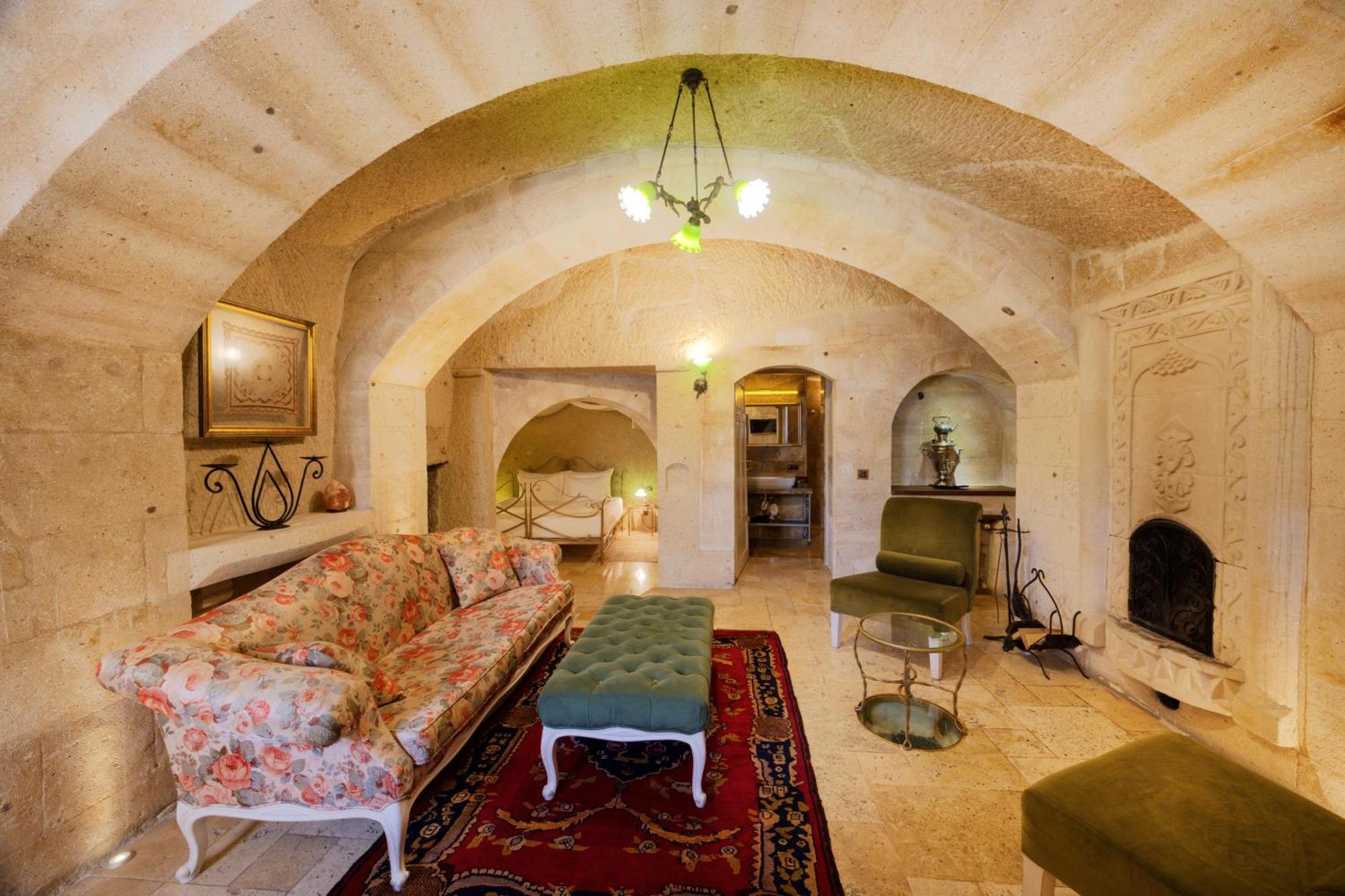 Tafoni Houses Cave Hotel Ортахисар Экстерьер фото
