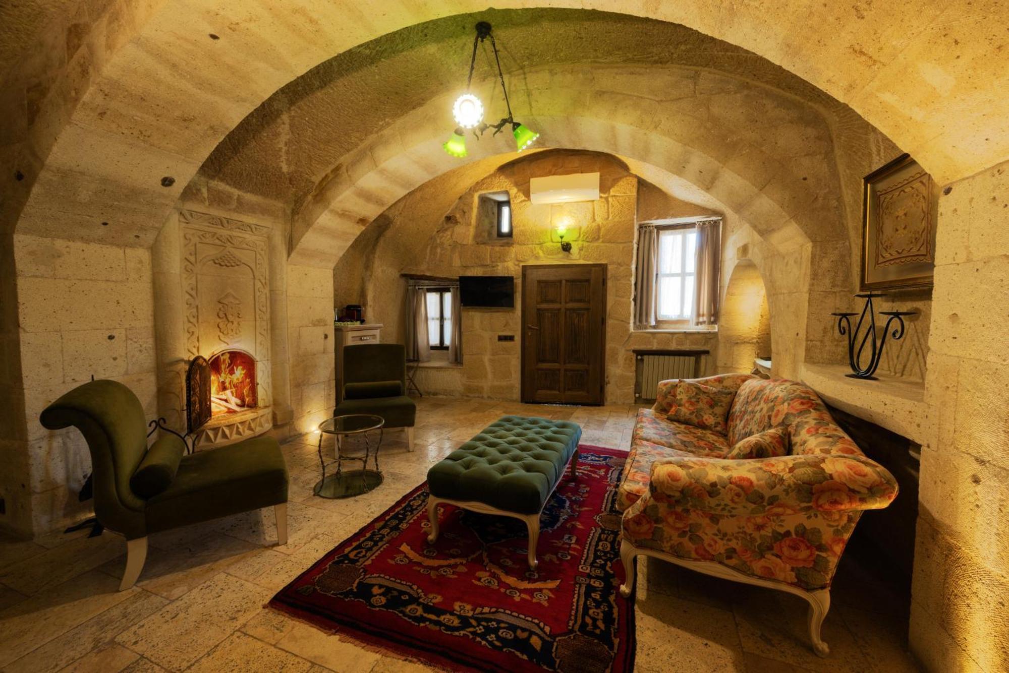 Tafoni Houses Cave Hotel Ортахисар Экстерьер фото